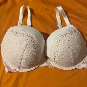 Victoria’s Secret Dream Angels Elegant Pink Lace PushUp Bra